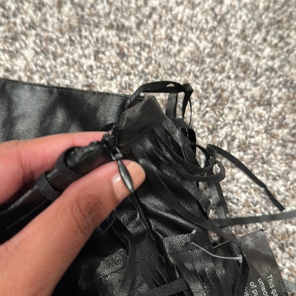 WYLDR NWT Fringe Black Skirt M (fits 4/6) - Picture 5 of 7